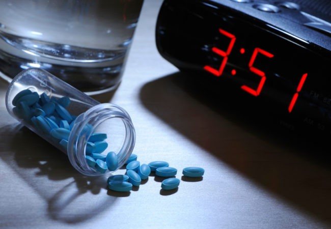 Лекарственные средства снотворного действия необходимы пациентам, которые страдают различными нарушениями сна. Интенсивность подбирается согласно этиологии бессонницы, сложности ее развития.