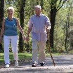 Пешая ходьба пожилых людей